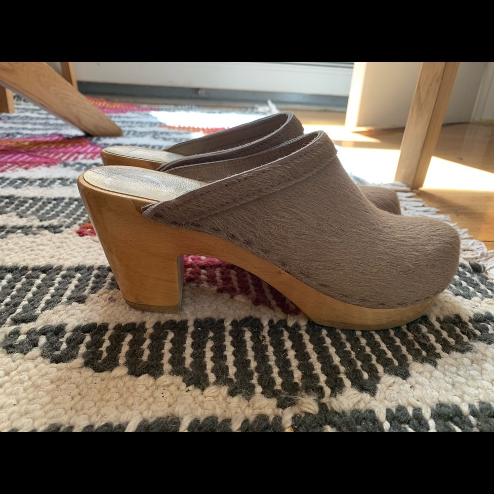 No. 6 Old School Clogs